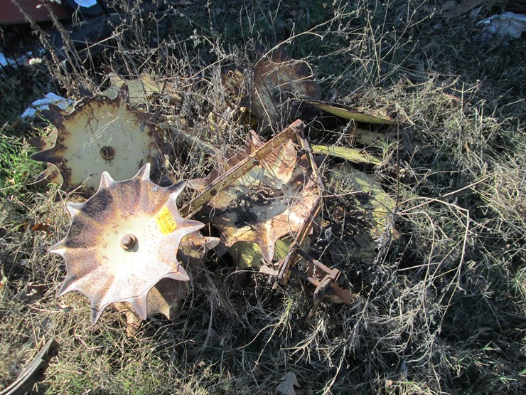 #27274-•-lot-of-cultivator-parts-image-1