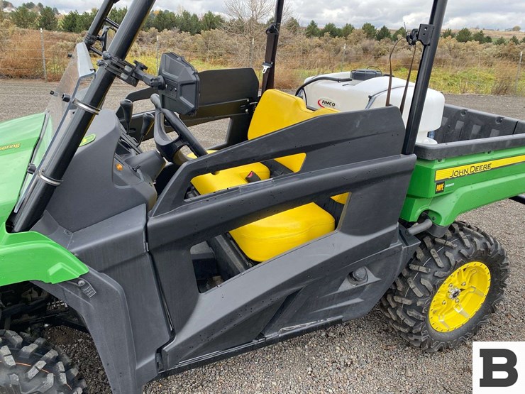 2021-john-deere-gator-image-15