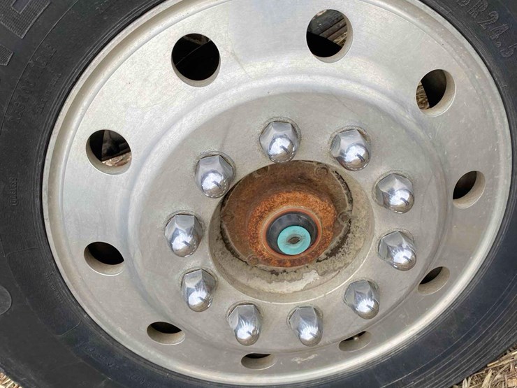 1987-freightliner-day-cab-semi-tractor-image-51