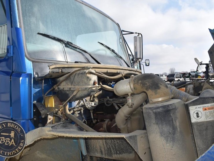 freightliner-fl70-image-34