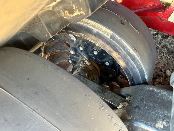 #35562-•-2023-case-470-track-tractor-image-8