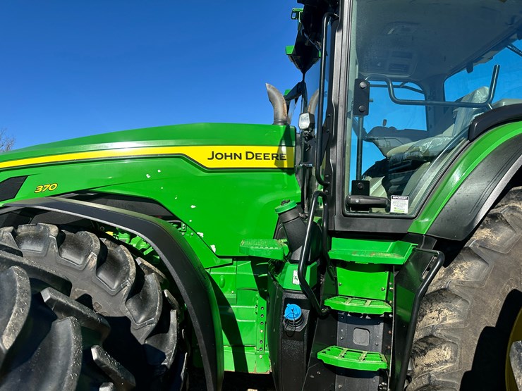 2021-john-deere-370-image-35