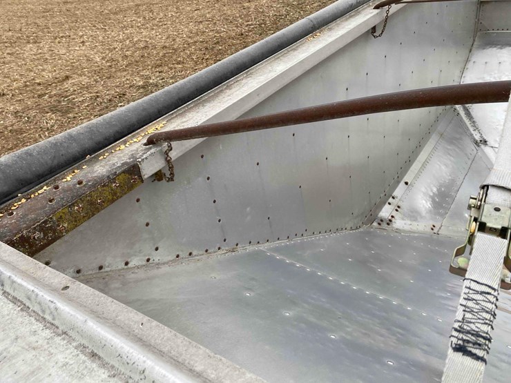 wilson-alum-41’-grain-trailer-image-39