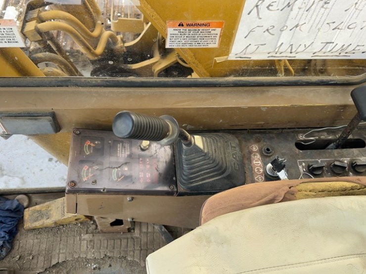 caterpillar-e120b-image-35