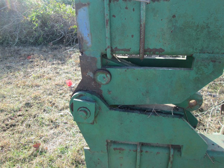 john-deere-8-image-13