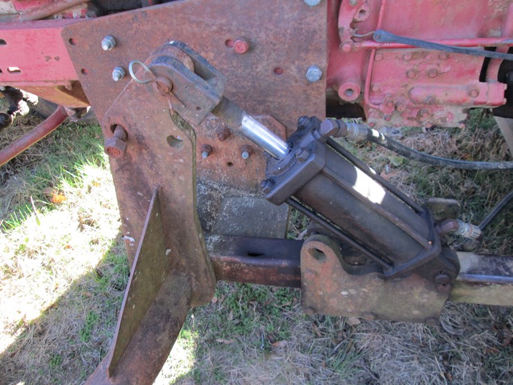 #35306-•-farmall-580-tractor-image-26