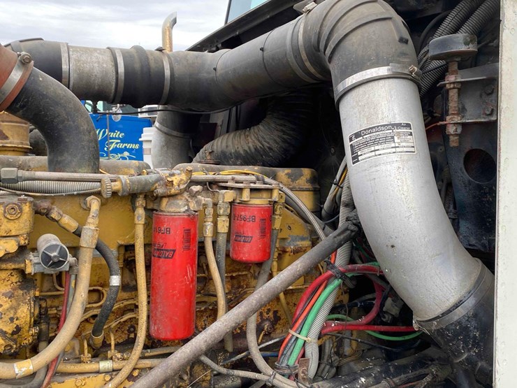 1987-freightliner-day-cab-semi-tractor-image-29