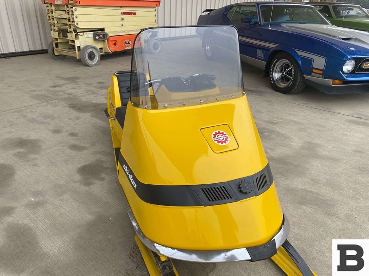 1968-ski-doo-super-olympique-snowmobile-image-7