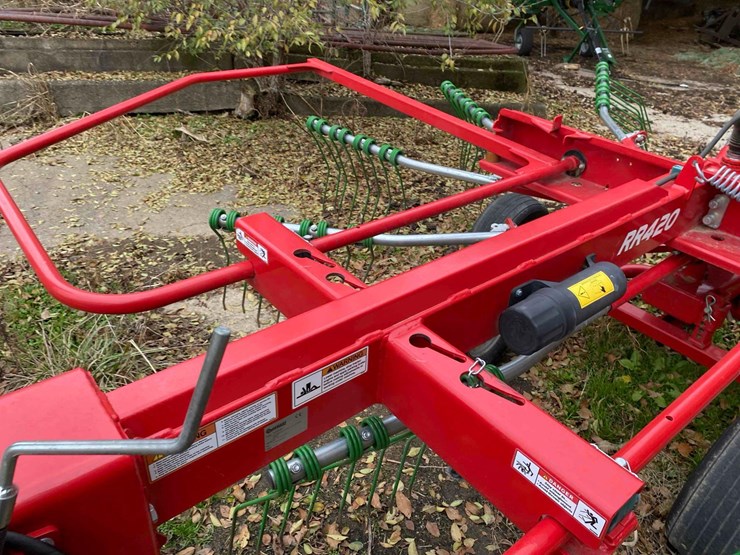 2022-enrorossi-rr420-rotary-rake-image-2