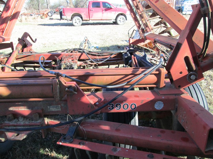 case-ih-3900-image-14