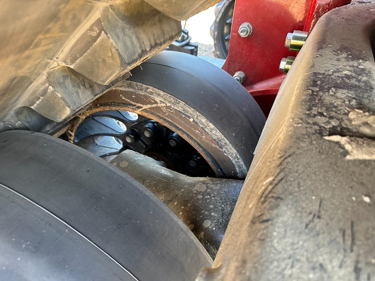 #35562-•-2023-case-470-track-tractor-image-36