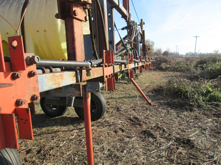 #35396-•-spray-rite-56’-30"-700gal-pull-type-sprayer-image-7