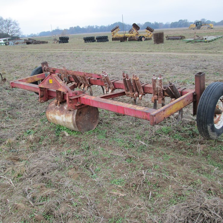 #35315 • 11' Chisel Plow