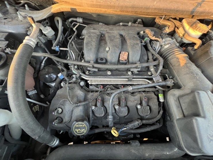 2015-ford-explorer-image-12