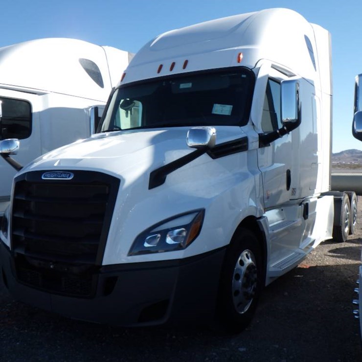 2024 FREIGHTLINER CASCADIA 126