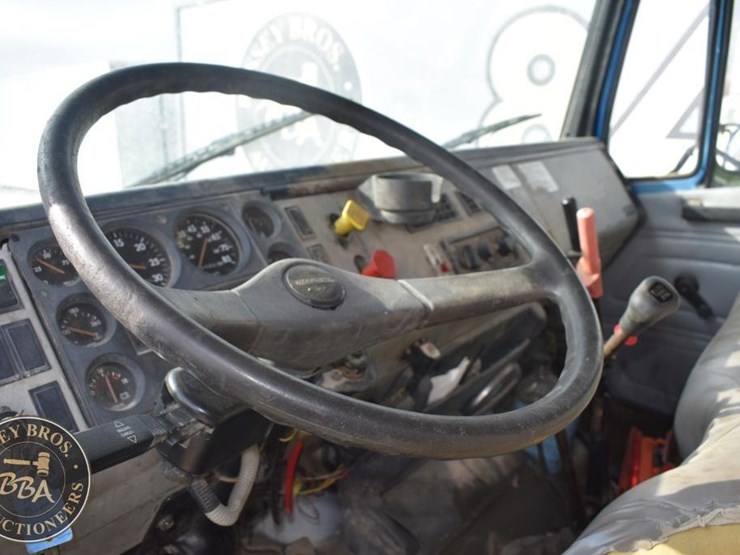 freightliner-fl70-image-25