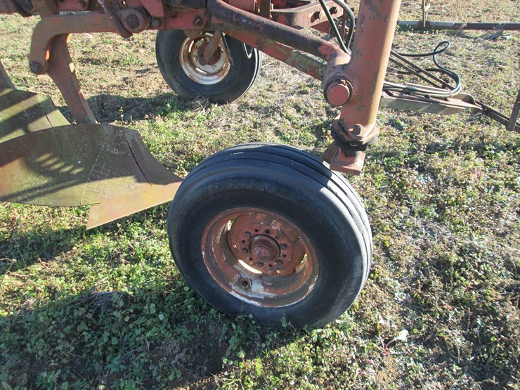 international-700-image-5