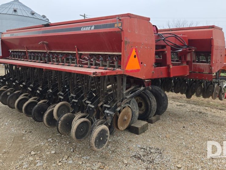case-ih-5500-image-11