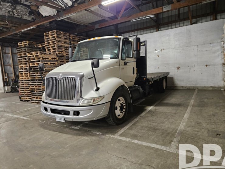 2005-international-8600-image-1