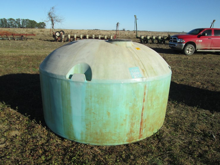 #35369-•-1100gal-poly-tank-image-1