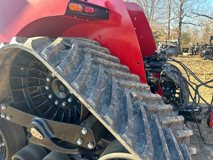 #35562-•-2023-case-470-track-tractor-image-6