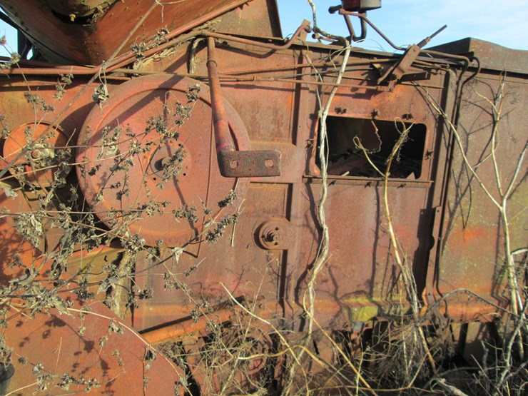 #35362-•-inop-mccormick-101-combine-image-11