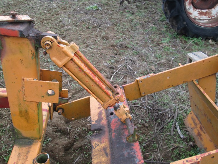 #35320-•-levee-gate-trencher-image-6