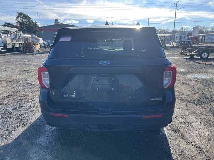 2020-ford-explorer-image-5