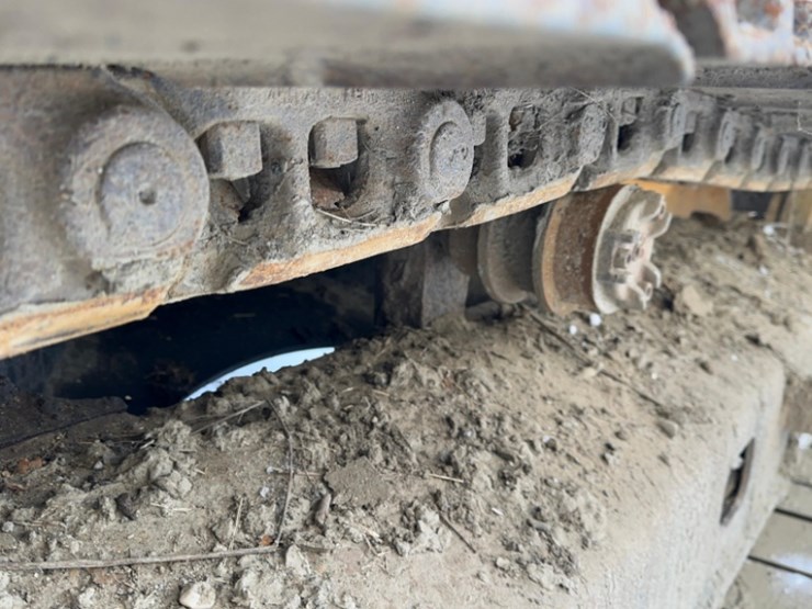 caterpillar-e120b-image-20