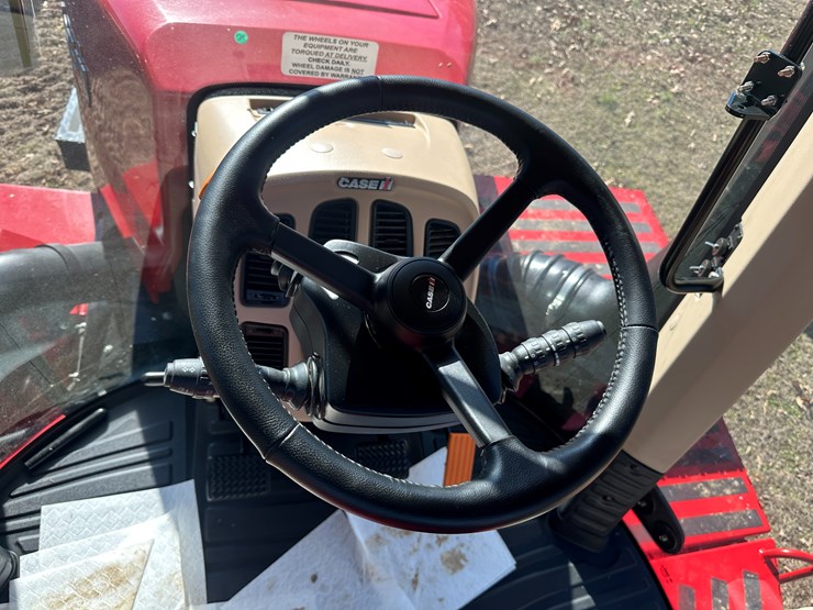 #35562-•-2023-case-470-track-tractor-image-92