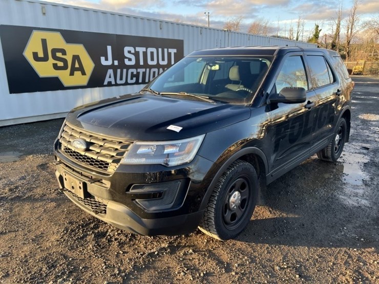 2017-ford-explorer-image-1