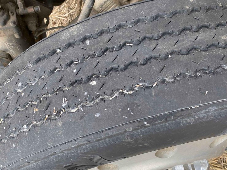 1987-freightliner-day-cab-semi-tractor-image-50