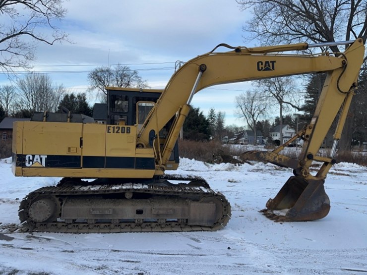 caterpillar-e120b-image-6