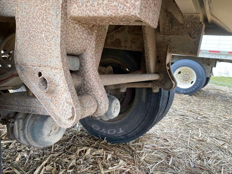 wilson-alum-41’-grain-trailer-image-16