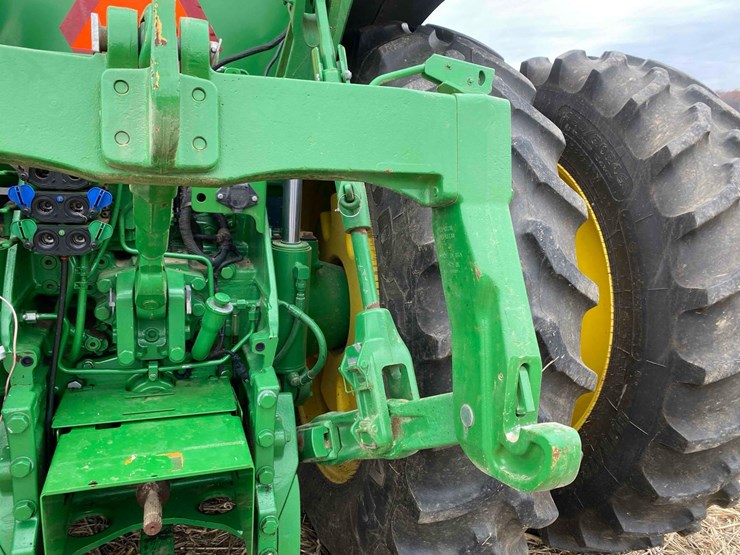john-deere-8245r-image-32