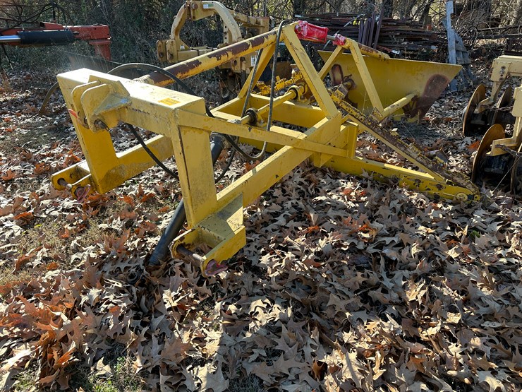 #35573-•-levee-trencher-image-1