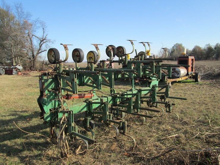 john-deere-8-image-4