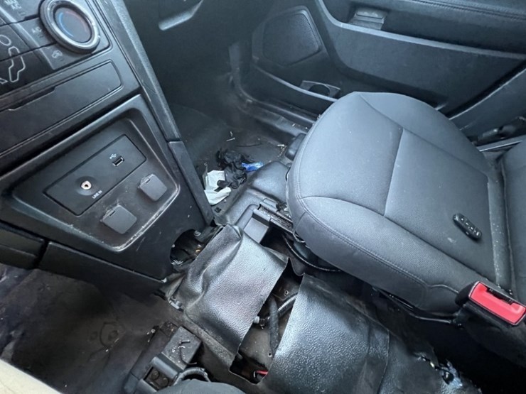 2017-ford-explorer-image-30