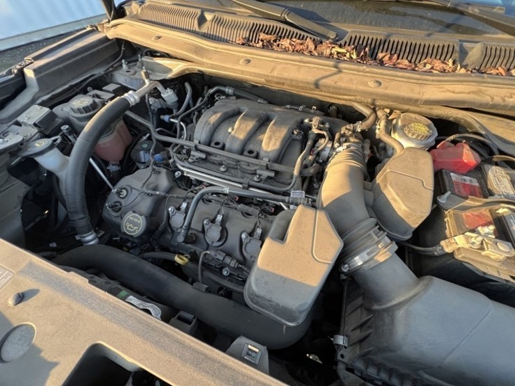 2017-ford-explorer-image-11