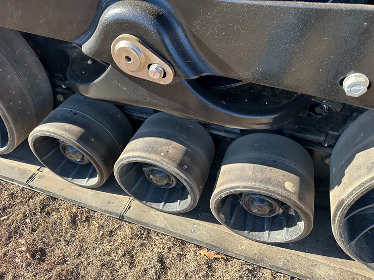 #35562-•-2023-case-470-track-tractor-image-16