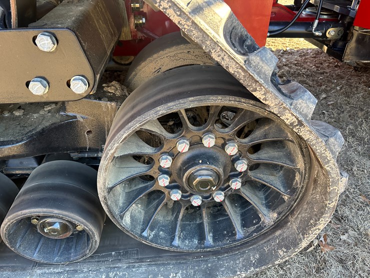 #35562-•-2023-case-470-track-tractor-image-31