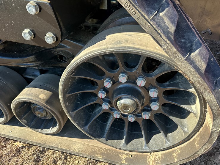 #35562-•-2023-case-470-track-tractor-image-15