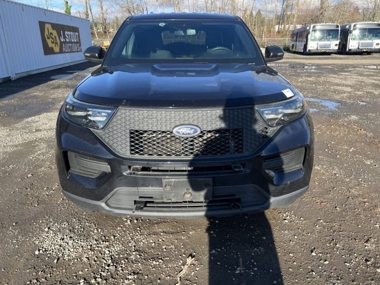 2020-ford-explorer-image-8