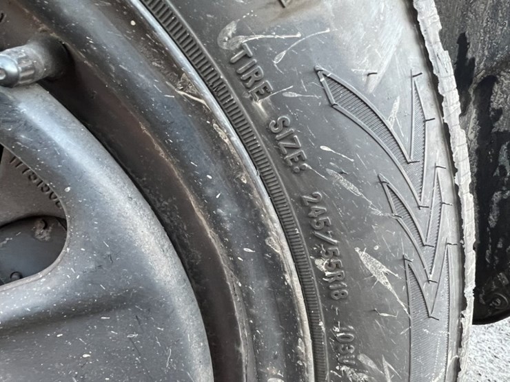 2015-ford-explorer-image-18