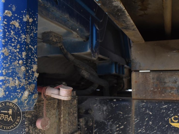 freightliner-fl70-image-21