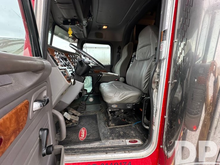 2007-peterbilt-379-image-25