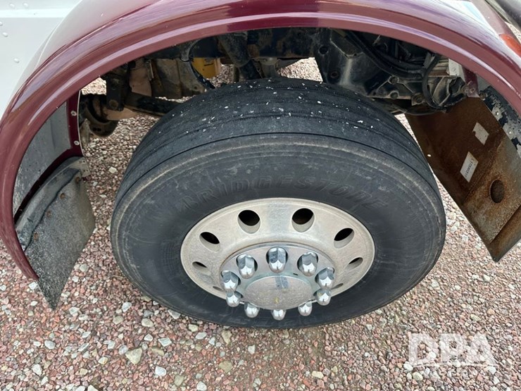 peterbilt-379-image-12