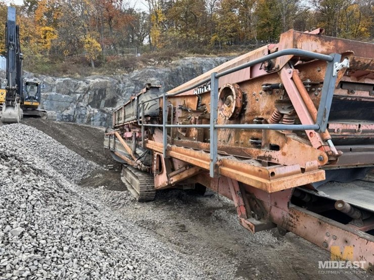 2010-sandvik-qa450-image-15