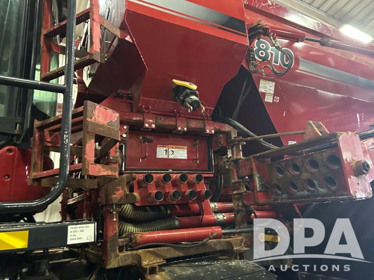 case-ih-810-image-23