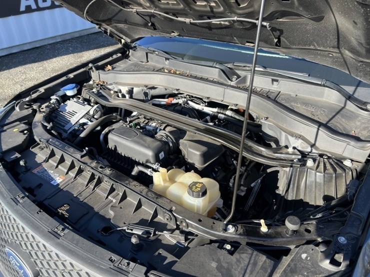 2020-ford-explorer-image-18